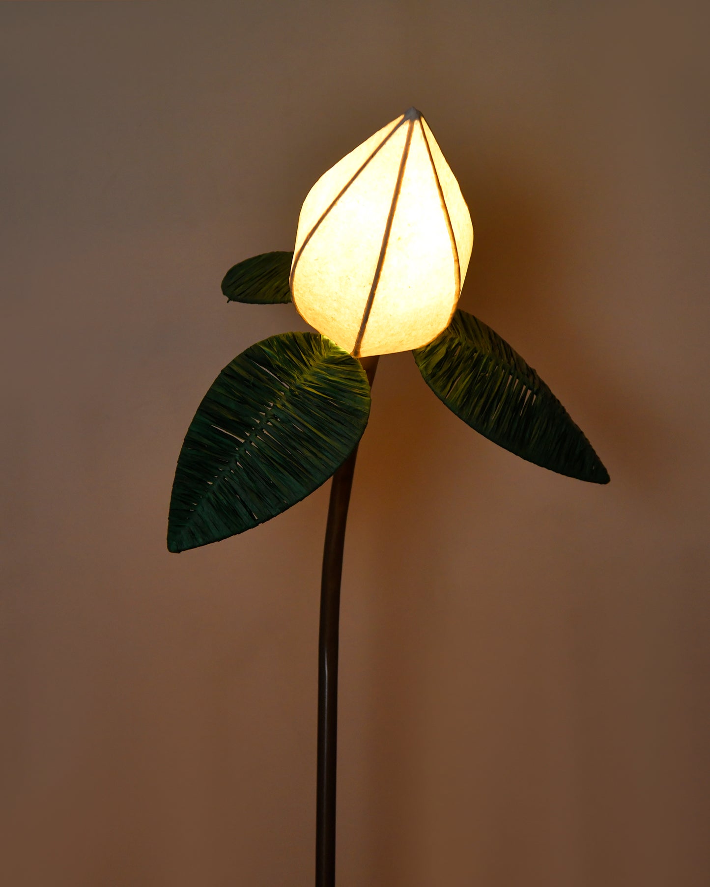 NOBLE FLOOR LAMP & TABLE
