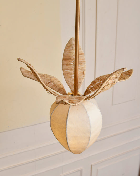 LILY PENDANT LAMP