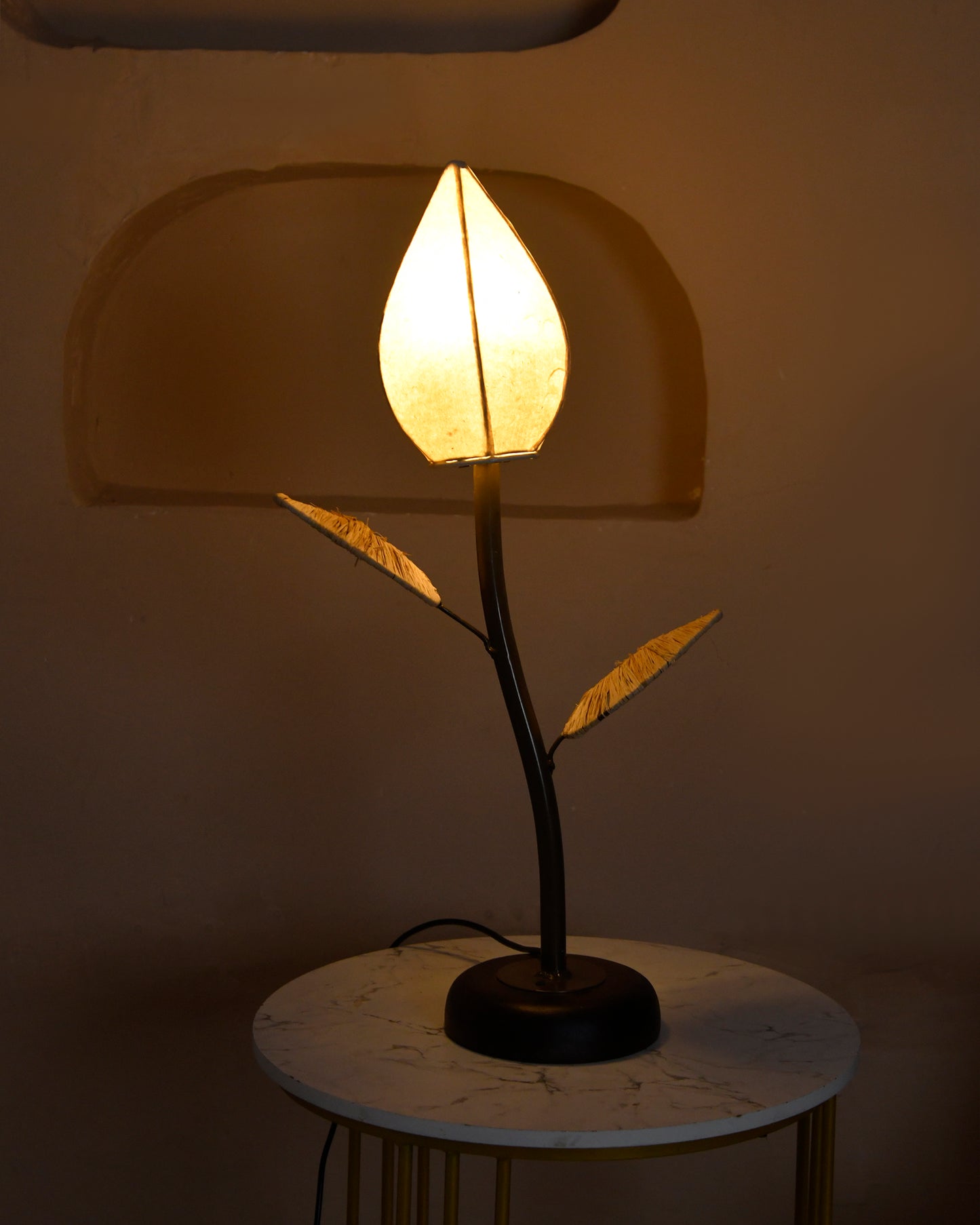 LEAF TABLE LAMP
